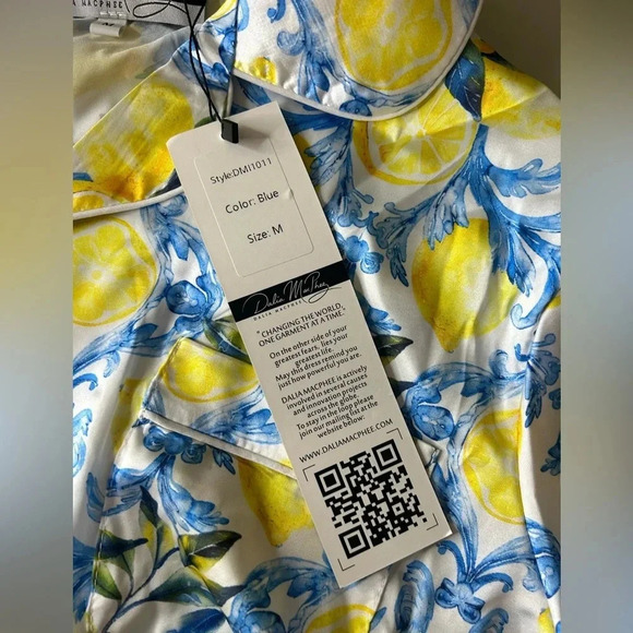 Dalia Macphee Satin Lemon Shorty Pajama Set Collared Medium 🍋 NWT!! - Picture 5 of 7